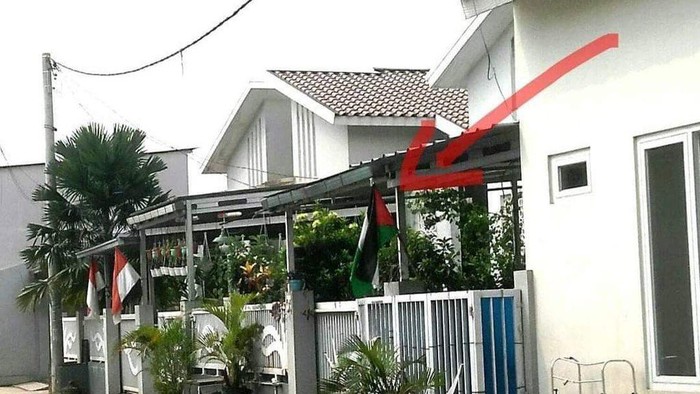 Bendera Palestina berkibar di rumah warga di Beji, Depok, jelang HUT RI (Dok.istimewa)