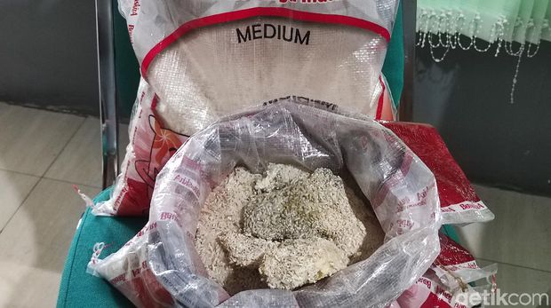 beras bandos menggumpal