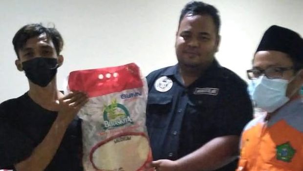 beras bansos menggumpal