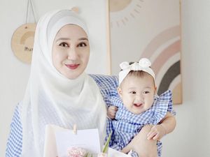 Intip 10 Inspirasi OOTD Dian Pelangi Bersama Anaknya, Rumi yang Bikin Gemas