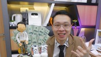 Momen ulang tahun dr. Richard Lee dimeriahkan dengan cake mewah dua tingkat. Cake ini dihias dengan miniatur dr. Richard Lee. Foto: instagram @dr.richard_lee