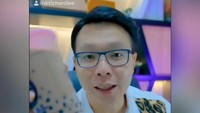 Lewat instagramnya, dr. Richard Lee kerap mengunggah konten review dan edukasi. Bukan hanya soal produk kecantikan saja, tapi juga kerap mengaitkan dengan makanan dan efeknya. Termasuk penjelasan soal minum boba yang menyebabkan jerawat. Foto: instagram @dr.richard_lee