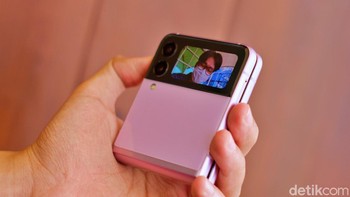 Jadi asyik untuk membuat foto selfie dengan kamera luar. Foto: Adi Fida Rahman/detikINET