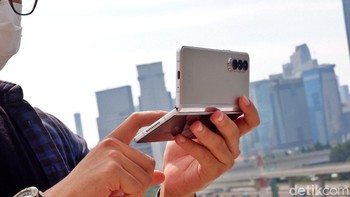 Galaxy Z Fold 3 sudah dijual di Indonesia dengan harga Rp 25 juta. Foto: Adi Fida Rahman/detikINET