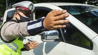 Kebijakan penyekatan PPKM diganti dengan ganjil-genap mulai hari ini hingga 16 Agustus mendatang. 