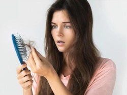 Rambut Rontok Setiap Hari? Ini Batas Normal dan Tanda Waspada