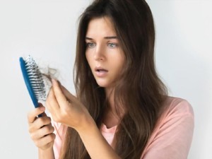 Rambut Rontok Setiap Hari? Ini Batas Normal dan Tanda Waspada