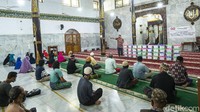 Bantuan sembako ini ditujukan kepada masyarakat yang terdampak pandemi COVID-19 melalui mushala-musala.