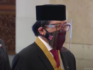 Komisaris Transmedia Ishadi Dapat Bintang Jasa Utama dari Jokowi
