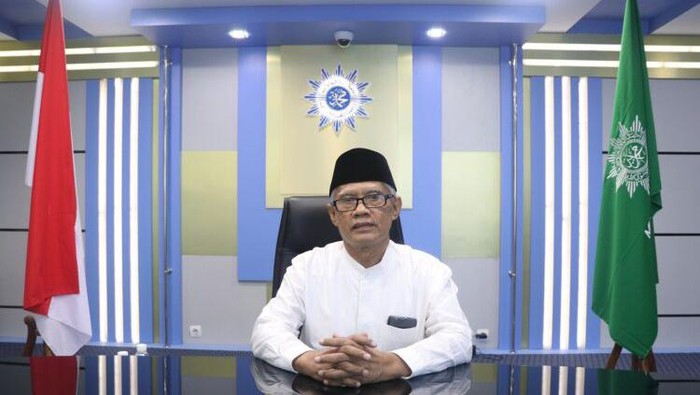 Ketua PP Muhammadiyah Haedar Nashir saat konferensi pers virtual pendirian Universiti Muhammadiyah Malaysia