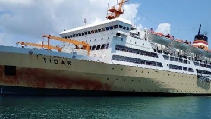 KM Tidar yang akan menjadi tempat karantina terpusat warga Kota Jayapura yang positif COVID-19. (ANTARA/HO/pihak ketiga)