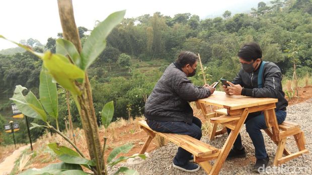 Lembah Tangga 100 di Bandung