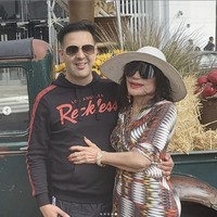 Seperti dikutip dari Newsweek, Lyn May bisa mencetak sejarah dengan menorehkan namanya di Guinness World Record jika kehamilannya bisa terus dipertahankan hingga melahirkan. Pada 2006, Maria del Carmen Bousada de Lara menjadi wanita tertua di dunia yang melahirkan. Bousada melahirkan bayi laki-laki kembar di usia 66 tahun 358 hari. Foto: Dok. Instagram @ lyn_may_