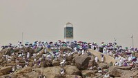 Untuk itu, tim Kemenag mendorong pihak Arab Saudi mengakui vaksin asal China dengan melanjutkan disiarkan dalam berita resmi supaya dipedomani bersama.FAYEZ NURELDINE/AFP via Getty Images.