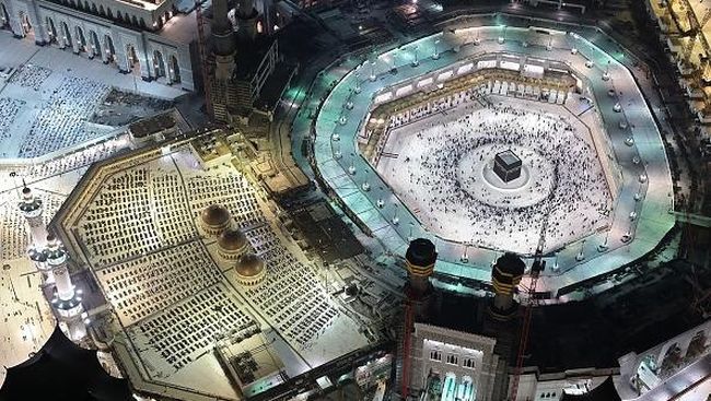 Menerka Nasib Tak Menentu Para Jamaah Umrah dan Haji Indonesia