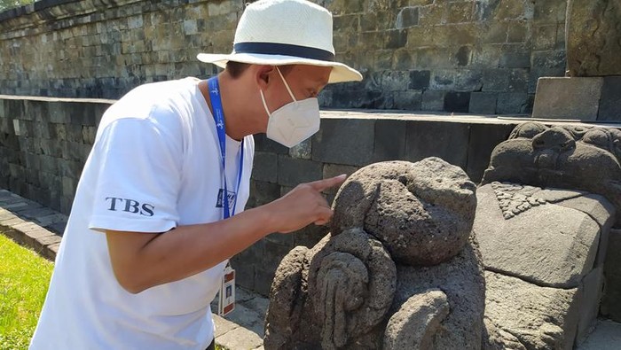 Sebaran hujan abu yang mengguyur wilayah Kabupaten Magelang, Jawa Tengah, sampai mengenai bebatuan Candi Mendut, Pawon dan Candi Borobudur. Untuk di Candi Borobudur ketebalan abu sangat tipis sehingga penghitungan didapatkan 4,7 gram per meter persegi.