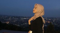Belum lama ini, sosok Nabila Putri menarik perhatian karena berduet dengan Adam Batubara. Foto: Instagram Nabila Putri