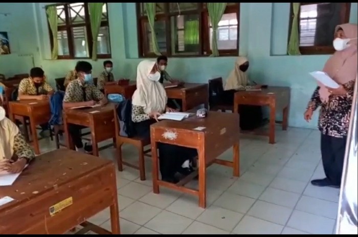 Pembelajaran Tatap Muka di SMP Negeri 1 Slawi, Kabupaten Tegal, Jawa Tengah