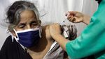 Pengungsi Rohingnya di Bangladesh Mulai Mendapatkan Vaksin COVID-19