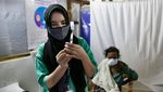 Pengungsi Rohingnya di Bangladesh Mulai Mendapatkan Vaksin COVID-19