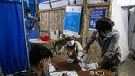 Pengungsi Rohingnya di Bangladesh Mulai Mendapatkan Vaksin COVID-19