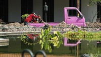 Selama perbaikan, Pura Mangkunegaran masih tutup untuk umum karena PPKM Darurat. 