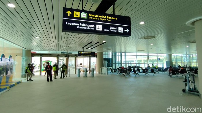 Stasiun Kereta Bandara YIA Nyaris Kelar Nih, Intip Yuk Progres pembangunan stasiun Kereta Api Bandara Yogyakarta International Airport (YIA) di Kulon Progo, DIY mencapai lebih dari 90 persen.