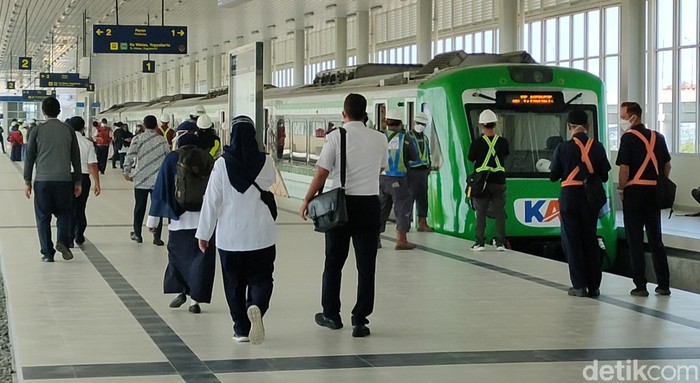 Progres pembangunan stasiun Kereta Api Bandara Yogyakarta International Airport (YIA) di Kulon Progo, DIY mencapai lebih dari 90 persen.