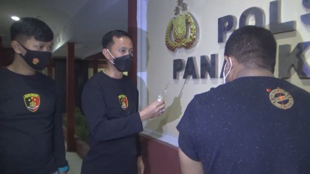 Suami di Makassar sayat wajah istri