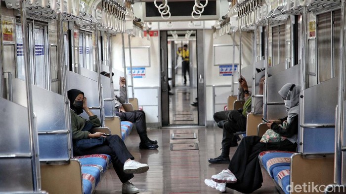 Syarat Naik KRL PPKM Level 4 Terupdate, Cek di Sini!