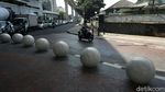 Trotoar CSW Blok M Dipercantik dengan Bollard