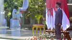 Momen Jokowi Kukuhkan 68 Paskibraka di Istana