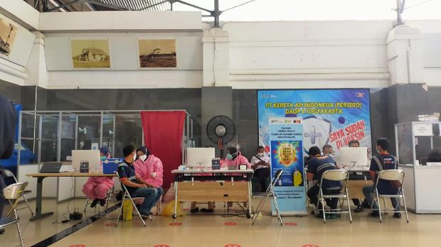 Vaksin di Stasiun Solo Balapan