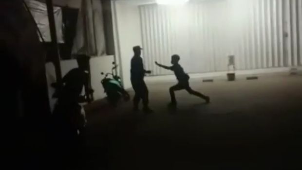 viral pemuda serang tni
