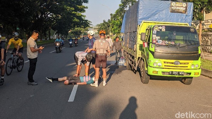 Virnie Ismail Kecelakaan Sepeda di Bintaro Virnie Ismail mengalami kecelakaan di kawasan Bintaro, Kamis (12/8/2021). Peristiwa itu ia alami saat bersepeda.