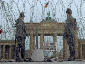 13 Agustus 60 Tahun Lalu, Tembok Berlin Mulai Dibangun