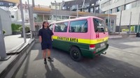 Karya angkutan kota Hajar dipajang dalam pameran terbuka mahasiswa di kampus seni yang terletak di Köln, Jerman itu. Foto: DW