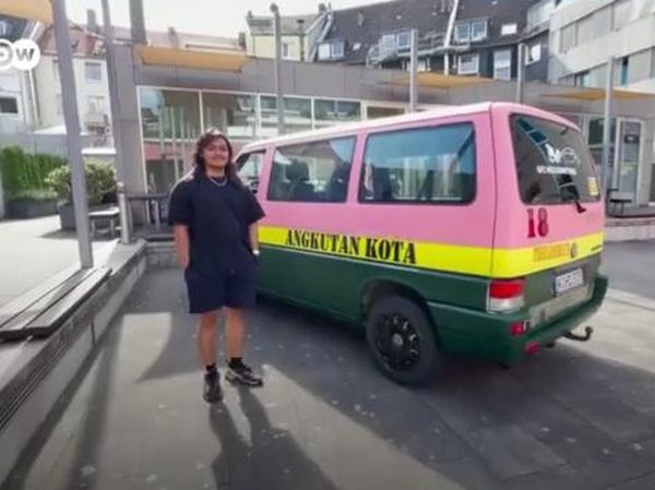 Penampakan Angkot Indonesia Nyasar Sampai Jerman