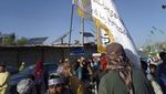 Bendera Taliban Berkibar di Kota-kota yang Berhasil Dikuasai