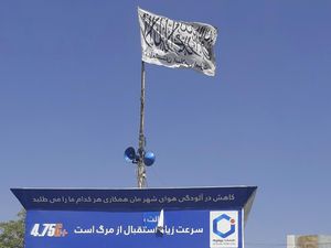 Bendera Taliban Berkibar di Kota-kota yang Berhasil Dikuasai