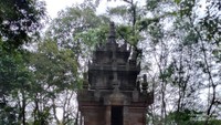 Candi ini memiliki tinggi 8,5 meter