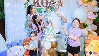 Namun, kali ini keduanya tampak bersama untuk merayakan ulang tahun Stefan William. Momen itu dibagikan oleh Celine lewat video di channel YouTubenya. Foto: Instagram @celine_evangelista