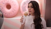 Video tersebut sontak menghebohkan banyak orang. Pasalnya selama ini, keduanya diisukan bercerai. Berbagai doa dan dukungan pun memenuhi kolom komentar. Foto: Instagram @celine_evangelista