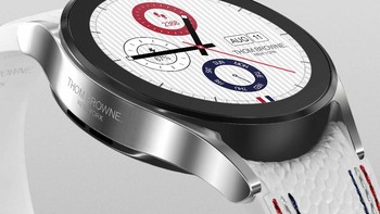 Selain tampilan luar, Samsung memberikan UI Thom Browne pada Watch 4. Foto: dok Samsung