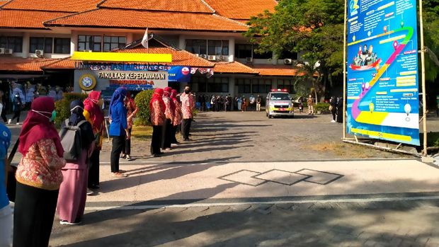 guru besar keperawatan unair meninggal
