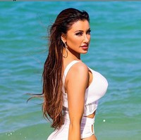 Mengenakan pakaian minim hingga bikini tak segan ia tunjukkan kepada lebih dari 500 ribu followersnya. Foto: dok. Instagram