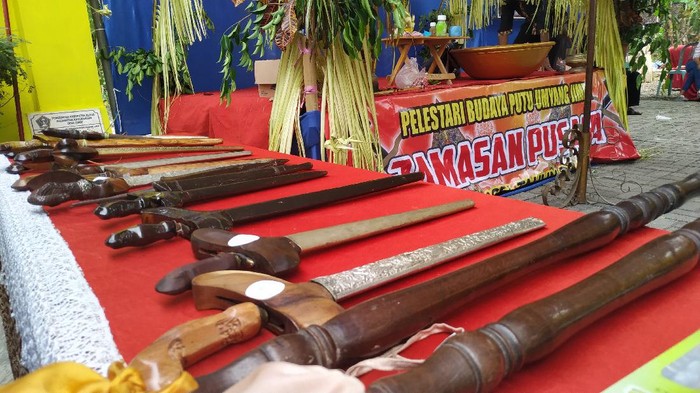 Jamasan Keris Umyang Jimbe, selalu dipilih tiap Bulan Suro, hari Kamis Kliwon atau malam Jumat Legi