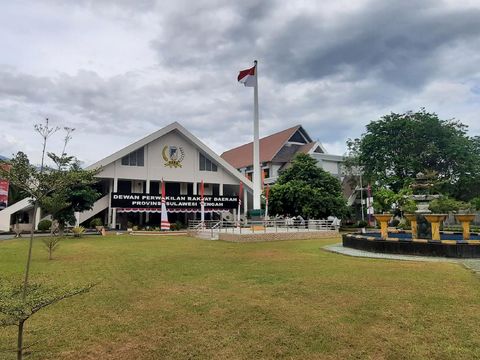 Kantor DPRD Sulteng pada Jumat, 13 Agustus 2021