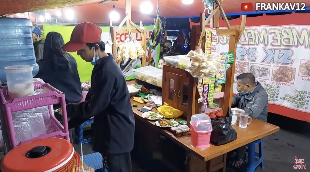 Keren! Mantan Preman Condet Ini Sukses Buka Warung Ayam Goreng