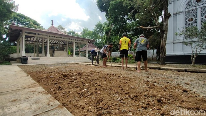 Kompleks pemakaman Astana Girilayu, Matesih, Karanganyar, Jumat (13/8/2021).